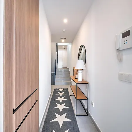 New Luxurious House With Rooftop Terrace And Pool Нерха