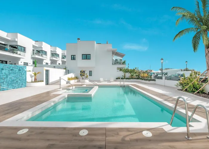 New Luxurious House With Rooftop Terrace And Pool * Нерха