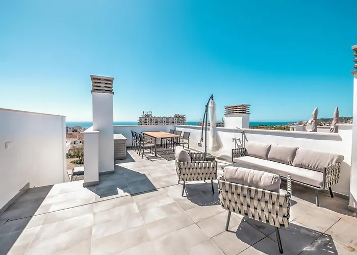 Дом отдыха New Luxurious House With Rooftop Terrace And Pool Нерха