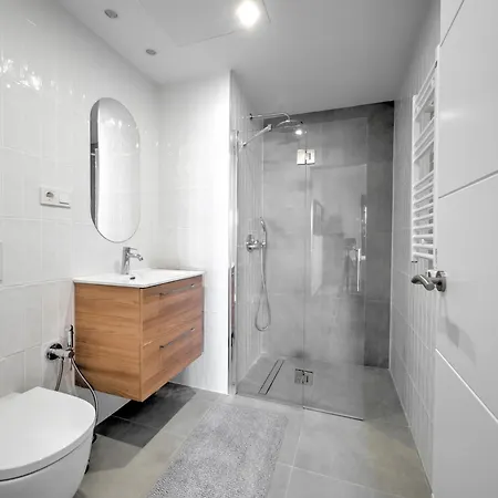 別荘 New Luxurious House With Rooftop Terrace And Pool *
