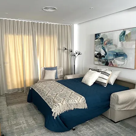 Nyaraló New Luxurious House With Rooftop Terrace And Pool