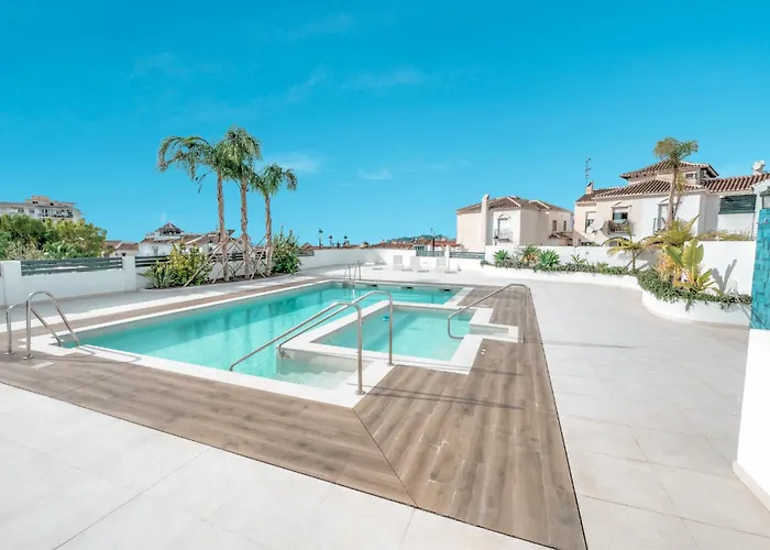 Holiday home New Luxurious House With Rooftop Terrace And Pool *