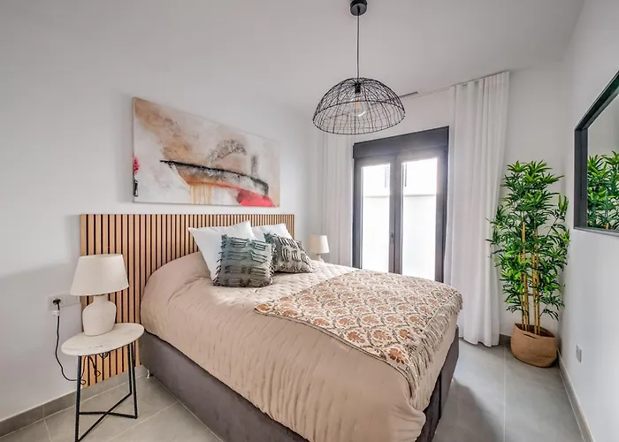 Holiday home New Luxurious House With Rooftop Terrace And Pool