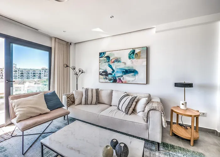 New Luxurious House With Rooftop Terrace And Pool Holiday home