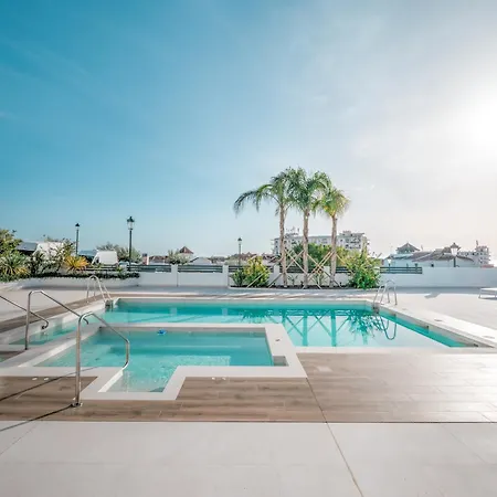 New Luxurious House With Rooftop Terrace And Pool Holiday home Nerja