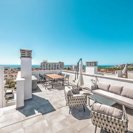 New Luxurious House With Rooftop Terrace And Pool Nerja
