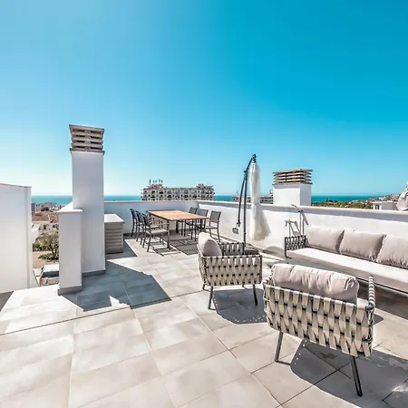 Semesterbostad New Luxurious House With Rooftop Terrace And Pool Nerja