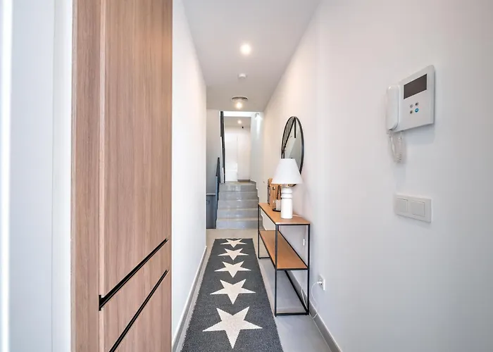 New Luxurious House With Rooftop Terrace And Pool Nerja