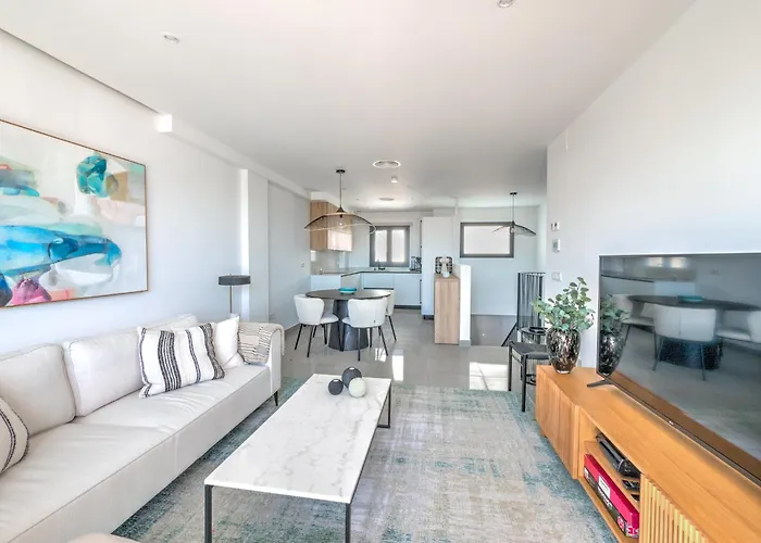 New Luxurious House With Rooftop Terrace And Pool Semesterbostad