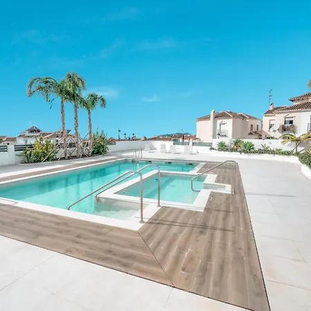 Сasa de vacaciones New Luxurious House With Rooftop Terrace And Pool *