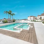Holiday home New Luxurious House With Rooftop Terrace And Pool *