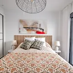 Holiday home New Luxurious House With Rooftop Terrace And Pool *