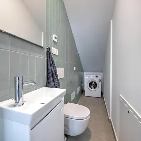 Semesterbostad New Luxurious House With Rooftop Terrace And Pool *